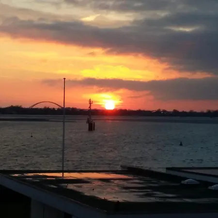 Burgtiefe Suedstrand Meerblick Meerzeit דירה *