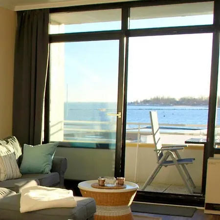 Burgtiefe Suedstrand Meerblick Meerzeit פהמארן