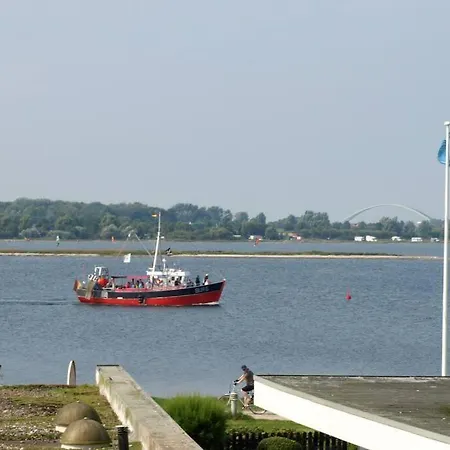 Burgtiefe Suedstrand Meerblick Meerzeit Fehmarn