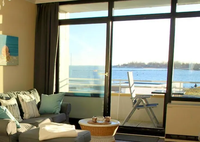 Burgtiefe Suedstrand Meerblick Meerzeit Fehmarn